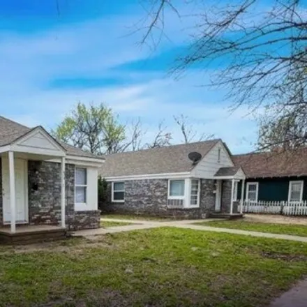 Buy this 4 bed house on 862 South Water Street in Wichita, KS 67213