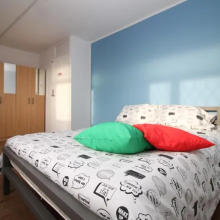 Rent this 4 bed room on 21-103 Seyssel Street in Cubitt Town, London