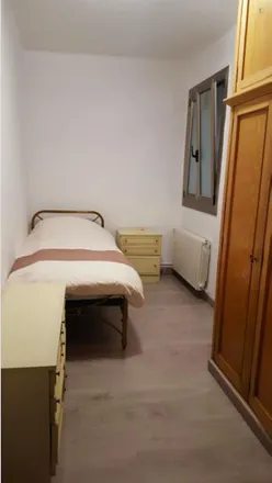 Rent this 3 bed room on Carrer de Sants in 272, 08001 Barcelona