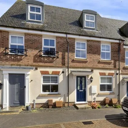Buy this 3 bed townhouse on Hillside Gardens in Wittering, PE8 6DX