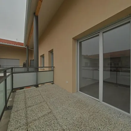 Rent this 4 bed apartment on 1163 Route de Montaigut in 31330 Grenade, France