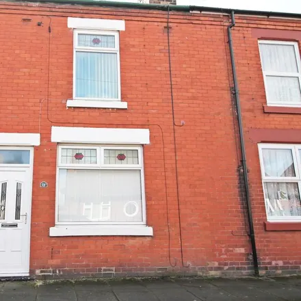 Rent this 3 bed townhouse on Neil Street in Widnes, WA8 6RH
