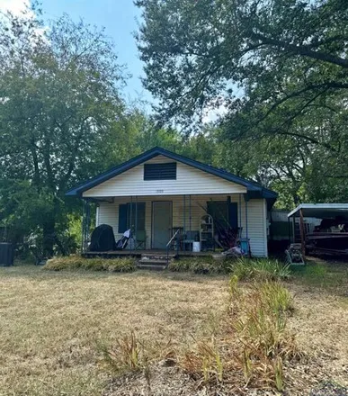 Buy this 3 bed house on 1529 North Daisey Street in Gladewater, TX 75647