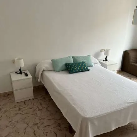 Image 3 - Calle Sagunto, 23700 Linares, Spain - Apartment for rent