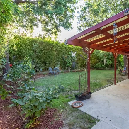 Image 3 - 5921 Wilkinson Avenue, Los Angeles, CA 91607, USA - House for sale