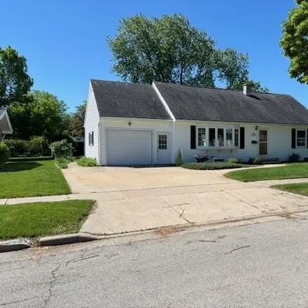 Buy this 3 bed house on 1783 East Marquette Street in Appleton, WI 54911