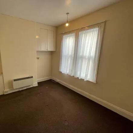 Image 8 - Sunnyside Road, Weston-super-Mare, BS23 3QD, United Kingdom - Apartment for rent