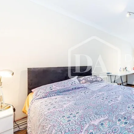 Image 5 - Brydon Walk, London, N1 0AG, United Kingdom - Townhouse for rent