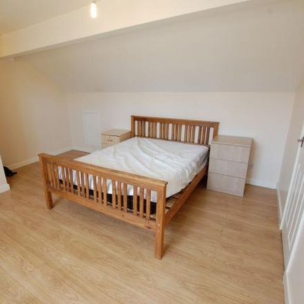 Rent this 4 bed house on Woodhead Road in Sheffield, S2 4LJ