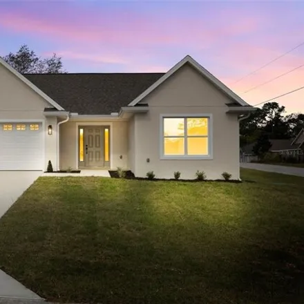 Buy this 3 bed house on 8914 Southeast 162nd Place in Marion County, FL 34491