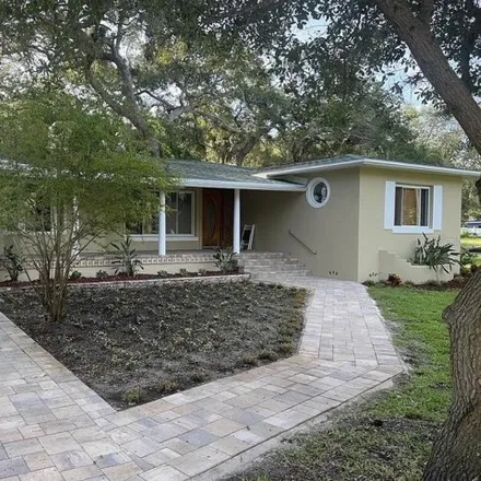 Image 1 - 8283 25th Avenue North, The Jungle, Saint Petersburg, FL 33710, USA - House for rent