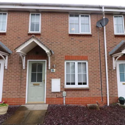 Rent this 2 bed townhouse on Aire Close in Brough, HU15 1GB
