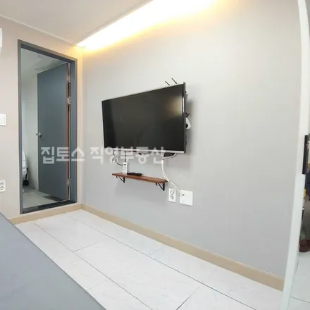Image 2 - 서울특별시 서초구 반포동 733-7 - Apartment for rent