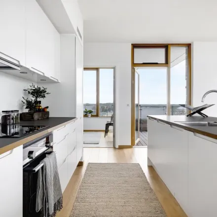 Rent this 4 bed apartment on Tuborg Bakkedrag 14 in 2900 Hellerup, Denmark