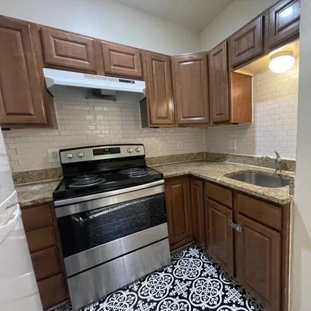 Image 4 - 875 Indianola Street, San Antonio, TX 78210, USA - Apartment for rent