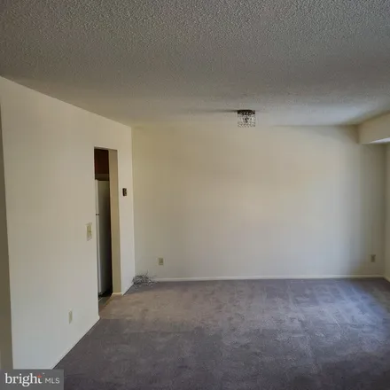 Image 7 - 15199 Glade Drive, Leisure World, Montgomery County, MD 20906, USA - Apartment for rent