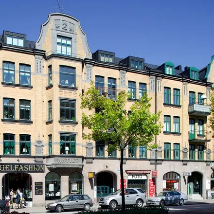Rent this 3 bed apartment on Essensspecialisten in Bergsgatan 9, 211 54 Malmo