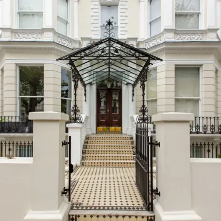 Rent this 3 bed apartment on 68 Holland Park in London, W11 3RZ