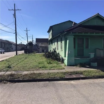 Image 3 - 8608 Spruce Street, New Orleans, LA 70118, USA - House for sale
