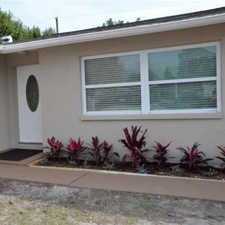 Buy this 5 bed house on 1755 Thames Street in Clearwater, FL 33755