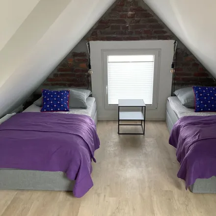 Rent this 7 bed apartment on Unterdorfstraße 44 in 40489 Dusseldorf, Germany