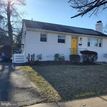 Rent this 3 bed house on 6404 Winnepeg Road in North Bethesda, MD 20817
