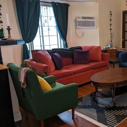 Rent this 1 bed apartment on Elden Avenue in Los Angeles, CA 90006