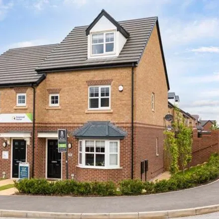 Rent this 3 bed townhouse on unnamed road in Skelmersdale, WN8 6EX