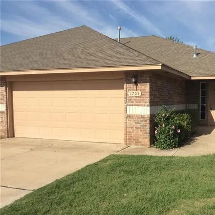 Rent this 3 bed duplex on 1705 West Palm Place in Oklahoma City, OK 73128