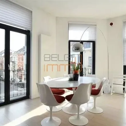 Rent this 3 bed apartment on Rue du Mail - Maliestraat 115 in 1050 Ixelles - Elsene, Belgium