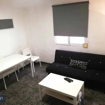 Rent this 3 bed apartment on Carrer de l'Arquitecte Gascó in 46023 Valencia, Spain
