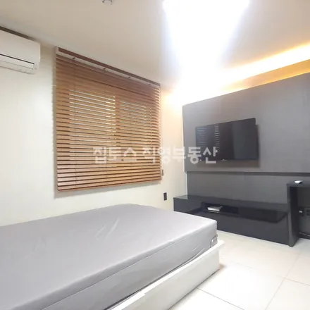 Rent this 2 bed apartment on 서울특별시 서초구 반포동 714-9