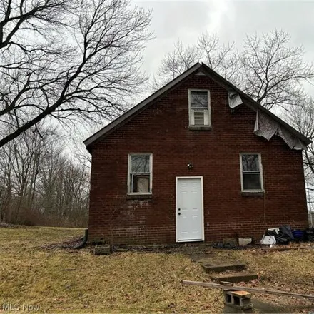 Image 3 - 1502 Warner Road Southeast, Canton, OH 44707, USA - House for sale