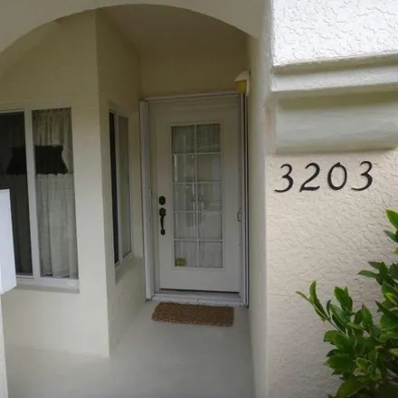Image 1 - 3026 Driftwood Way, Collier County, FL 34109, USA - Condo for rent