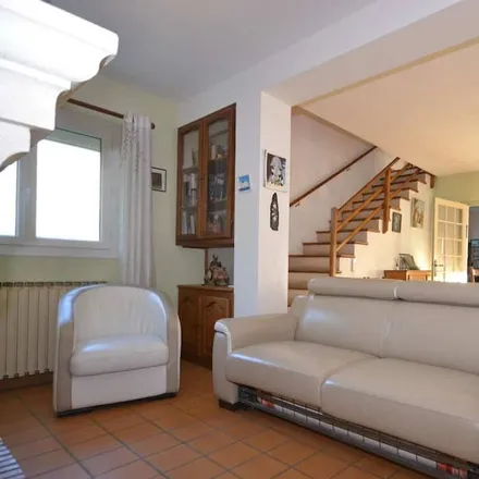 Rent this 4 bed house on Oppède in Place Félix Autard, 84580 Oppède