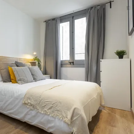 Rent this 2 bed apartment on Carrer de Villarroel in 3, 08011 Barcelona