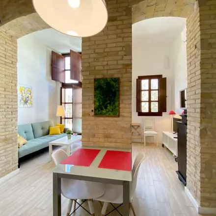 Image 5 - Carrer de Vidal Canelles, 26, 46011 Valencia, Spain - Apartment for rent