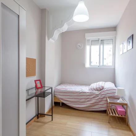 Rent this 7 bed room on Siervas de Jesús in Carrer de Salamanca, 46005 Valencia