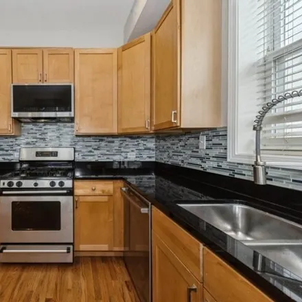 Image 4 - 1726-1728 West Diversey Parkway, Chicago, IL 60657, USA - Condo for sale