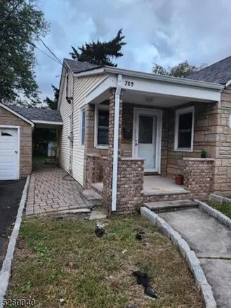 Buy this 3 bed house on 709 Huff Avenue in Weston, Manville