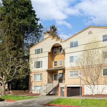 Buy this 2 bed condo on 1154 North 92nd Street in Seattle, WA 98103