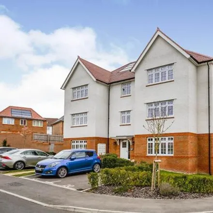 Rent this 2 bed apartment on Frost Close in Swanscombe, DA10 1AS