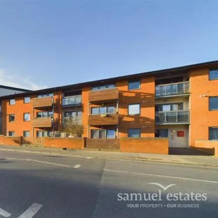 Buy this 1 bed apartment on 307 Middleton Road in London, SM5 1HR
