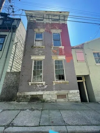 Buy this studio house on Peck Alley in Cincinnati, OH 45219