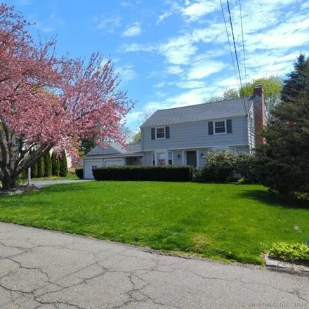 Rent this 3 bed house on 28 Deerfield Drive in Ox Hill, Trumbull