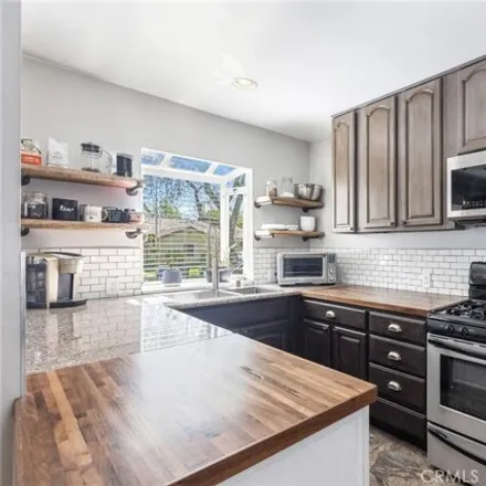 Image 5 - 6907 Enfield Avenue, Los Angeles, CA 91335, USA - House for sale