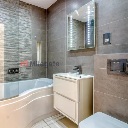 Image 7 - 202 Tooting High Street, London, SW17 0TD, United Kingdom - Apartment for rent