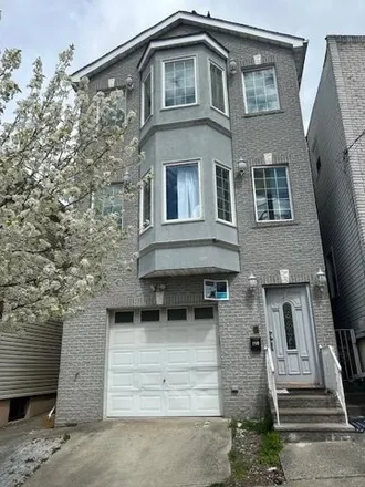 Rent this 3 bed house on 190 Zabriskie Street in Jersey City, NJ 07307