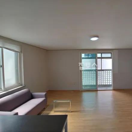 Rent this studio apartment on 서울특별시 강남구 역삼동 673-34