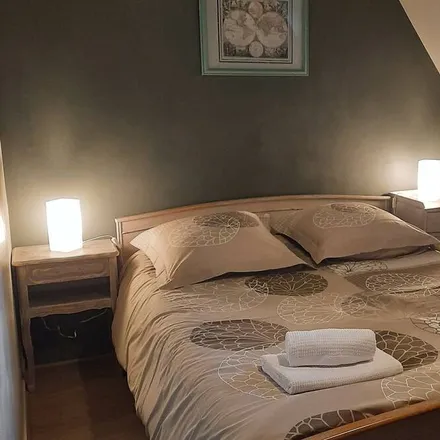 Rent this 3 bed house on Mairie de Neuilly-sur-Eure in Rue des Azalées, 61290 La Baronnerie